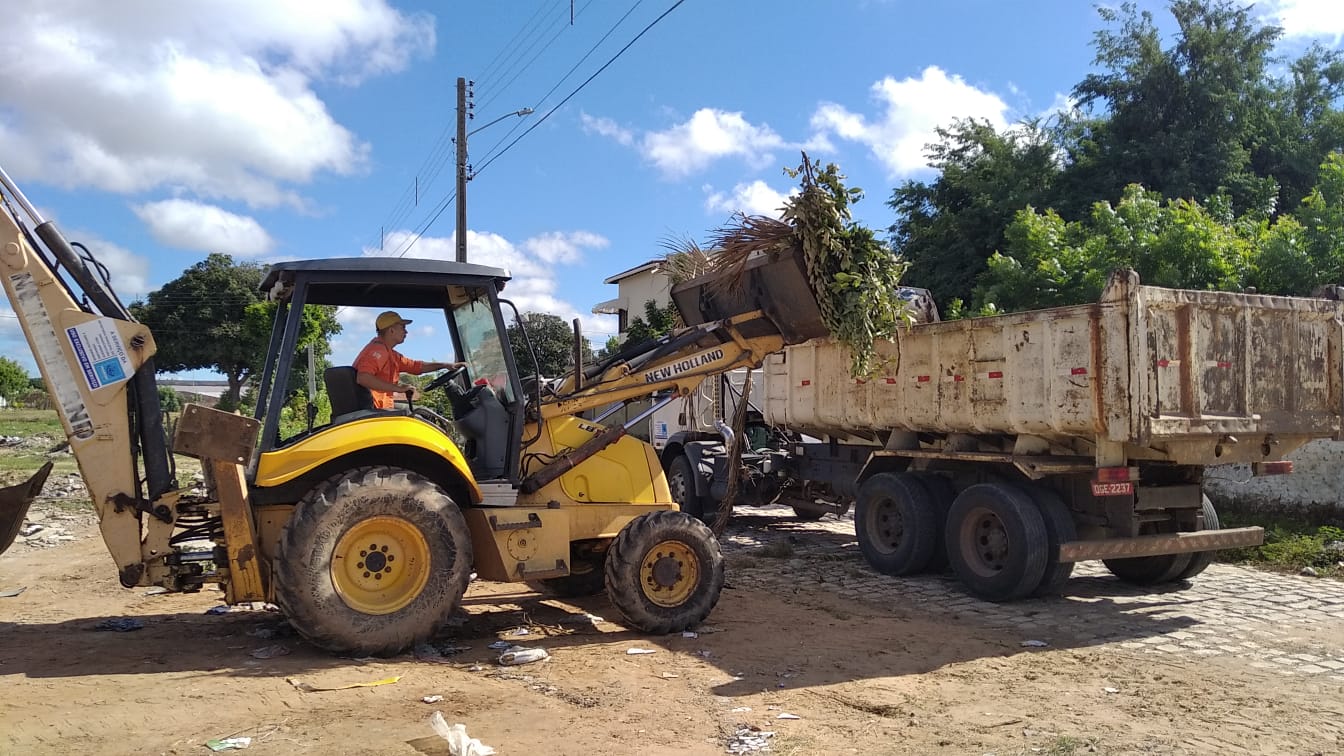 “Mossoró Limpa": Prefeitura segue com mutirão de limpeza em vários bairros