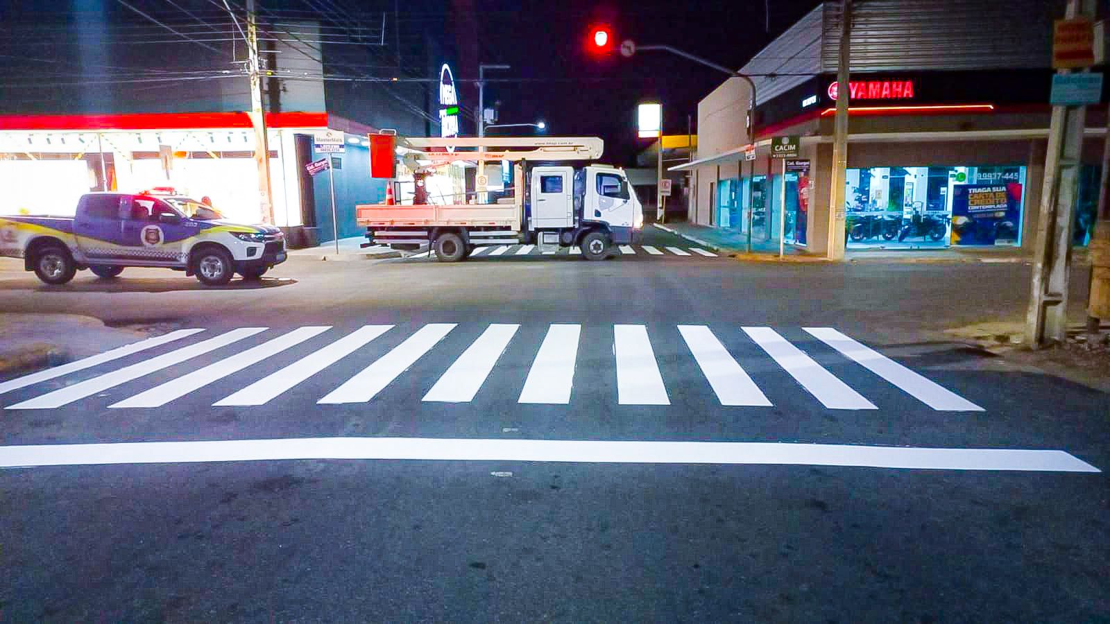 Prefeitura melhora sinalização viária para reduzir acidentes no trânsito