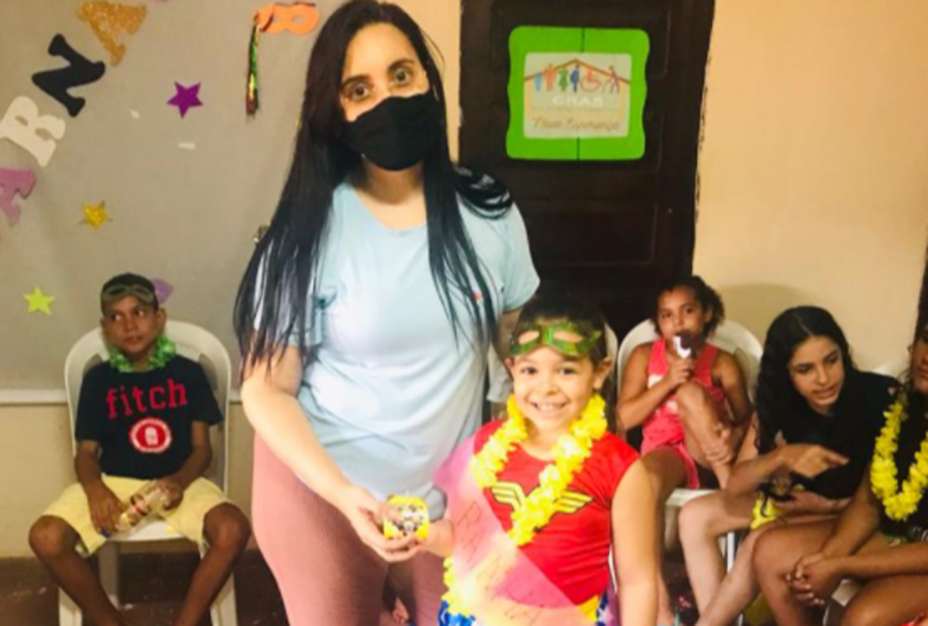 CRASs Nova Esperança e Bom Pastor realizam baile de carnaval para crianças