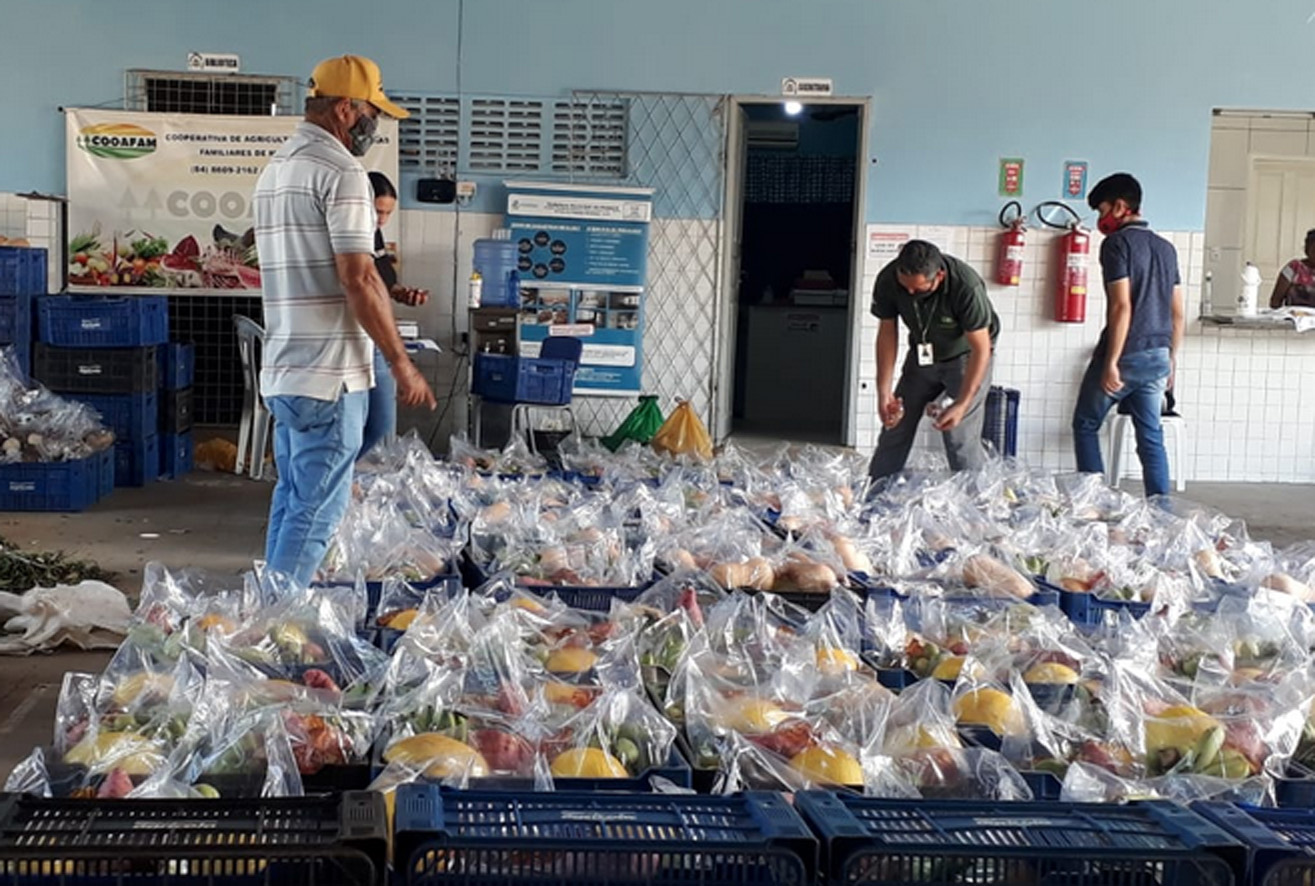 Mais 590 kits da agricultura familiar são distribuídos para famílias mossoroenses