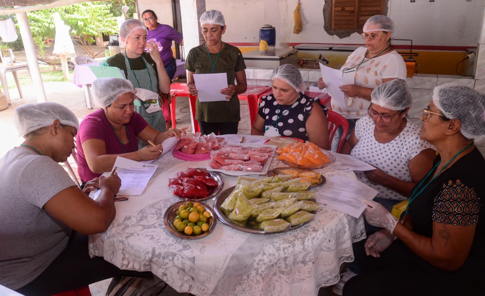 Agricultoras do Assentamento Hipólito participam de curso de beneficiamento de polpa de frutas