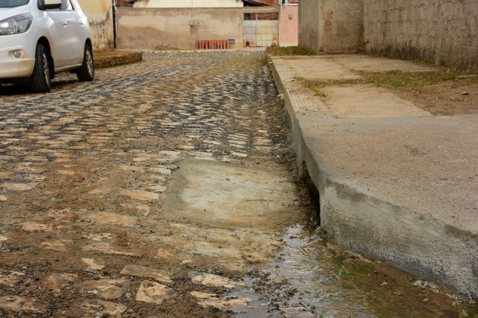População comemora drenagem e pavimentação de ruas na região do Redenção