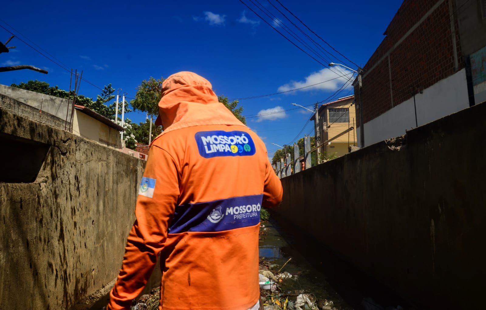 Canal do Parque das Rosas recebe mutirão de limpeza