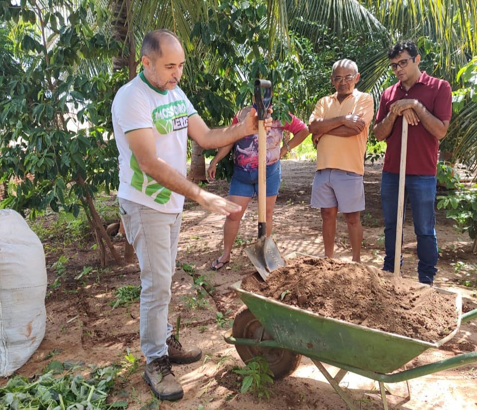 “Mossoró Verde” leva oficina ambiental para famílias da comunidade Coqueiro