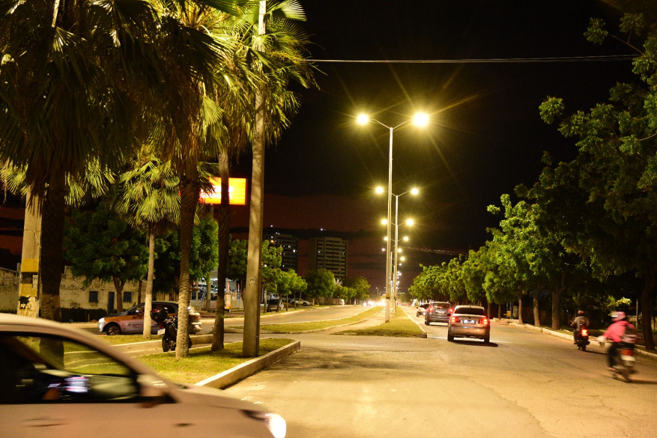 Programa “Mossoró Iluminada” chega às avenidas Diocesana e Lauro Monte