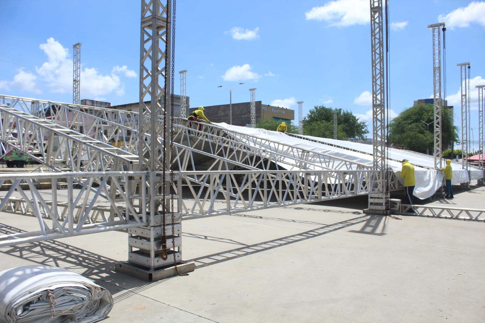 Prefeitura inicia montagem da Arena Deodete Dias para o Festival de Quadrilhas Juninas