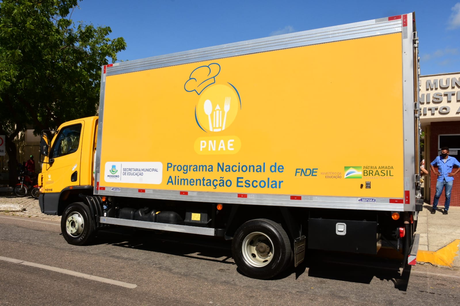 Prefeitura de Mossoró adquire caminhão frigorífico para o transporte de alimentação escolar