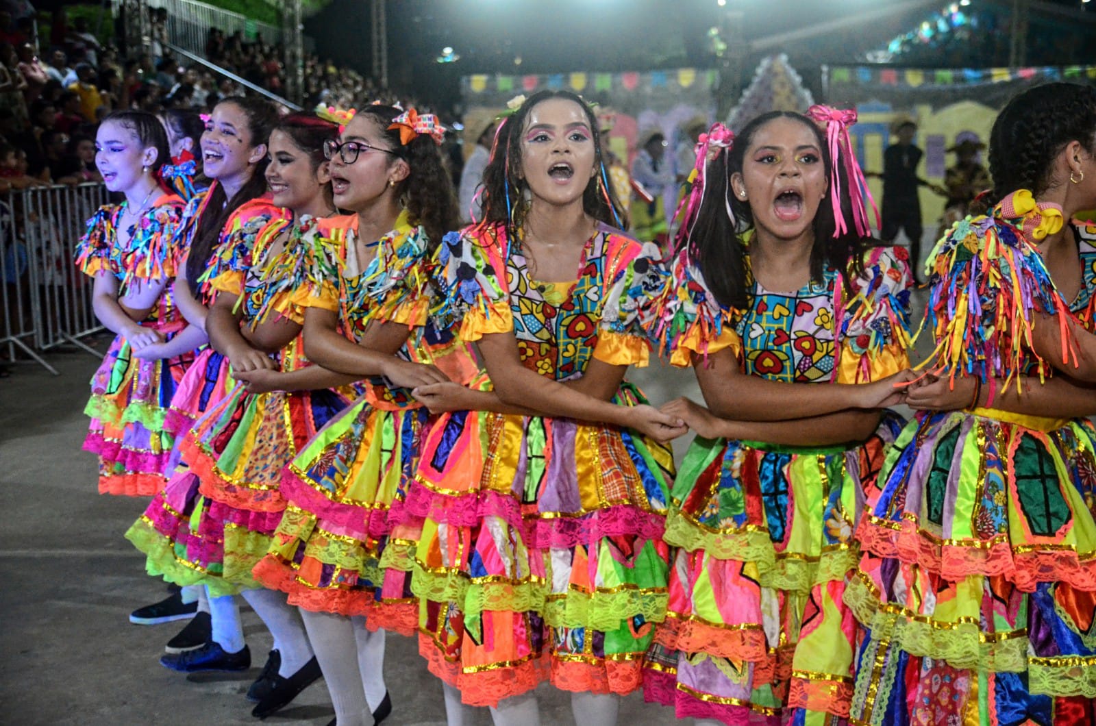 Festival infantil de quadrilhas abrilhanta  a noite  de domingo na Arena Deodete Dias