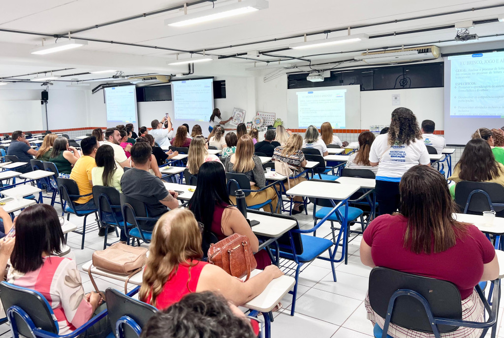 Professores socializaram práticas exitosas na alfabetização dos alunos — Foto: Divulgação (PMM)