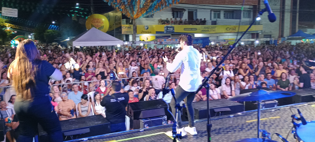 Multidão acompanha show de Thiago Brado na penúltima noite do Polo Igreja São João do "Mossoró Cidade Junina" 2026