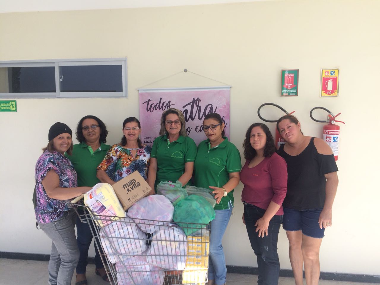 Comunidade Escolar da UEI Maria Dolores entrega doações ao Hospital da Solidariedade