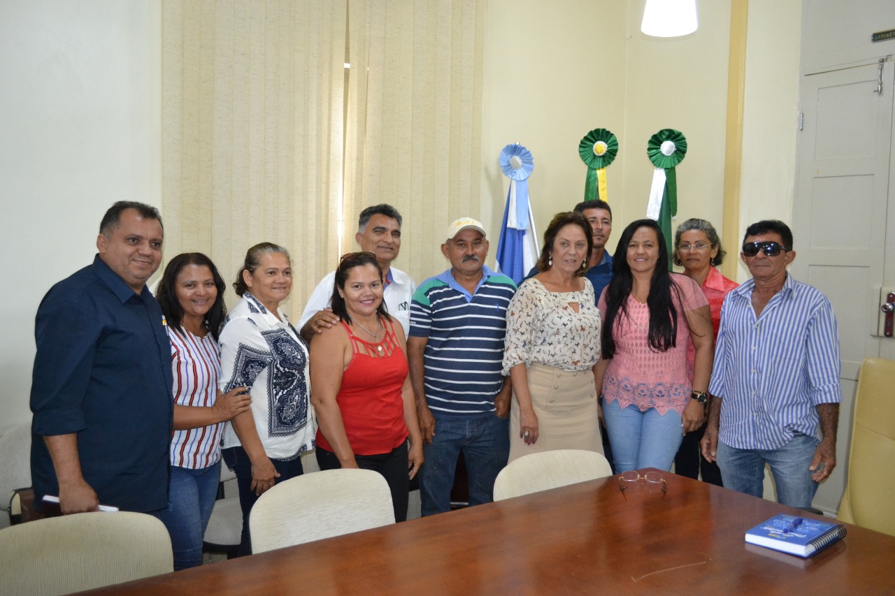 Prefeita recebe representantes do Complexo Maísa e apresenta melhorias para a comunidade