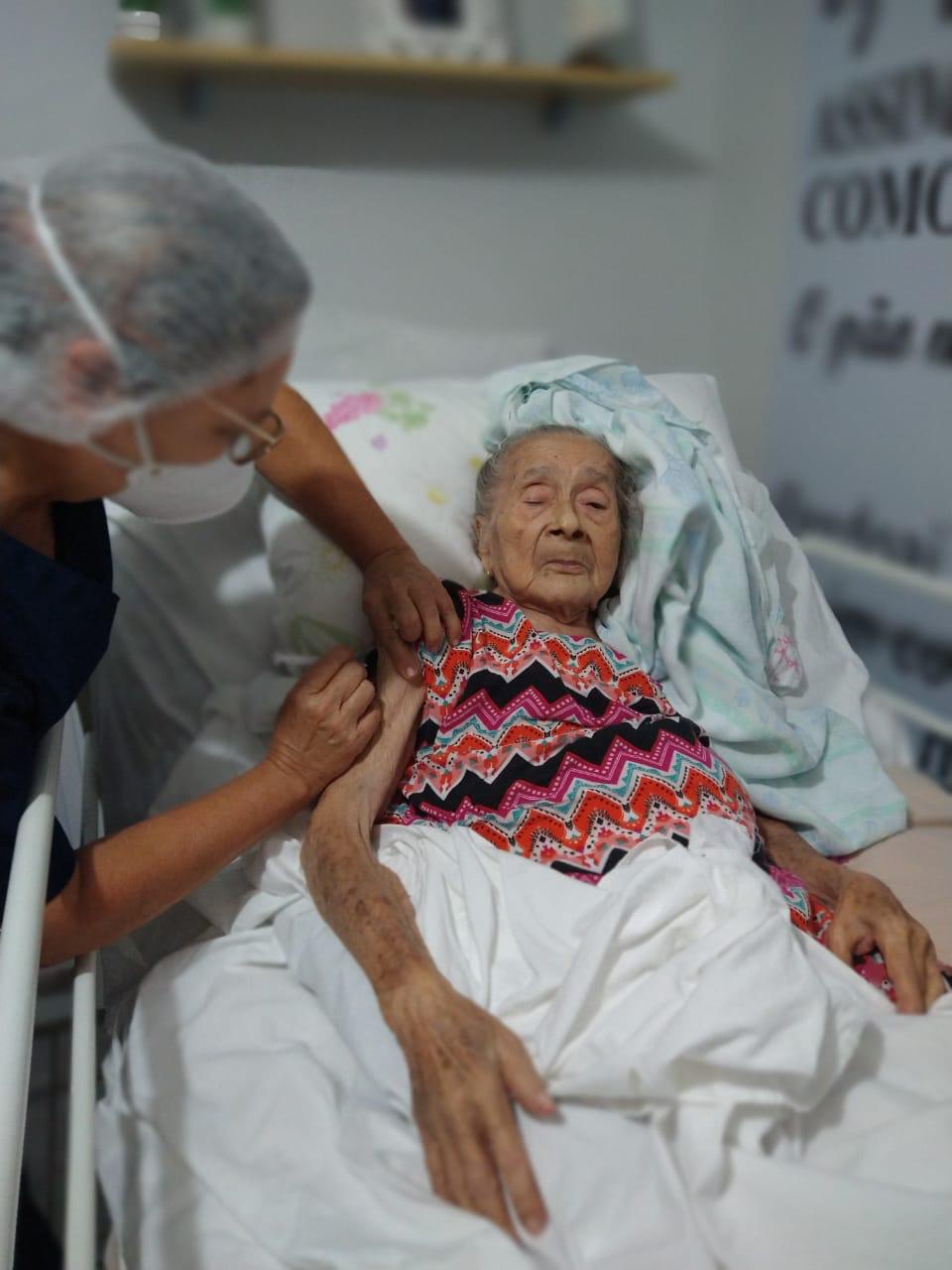 Coronavac: 1.470 novas doses garantem a continuidade da vacinação dos idosos